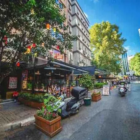 Apartment 3 Bedroom Flat With 2 Balcony In Cihangir