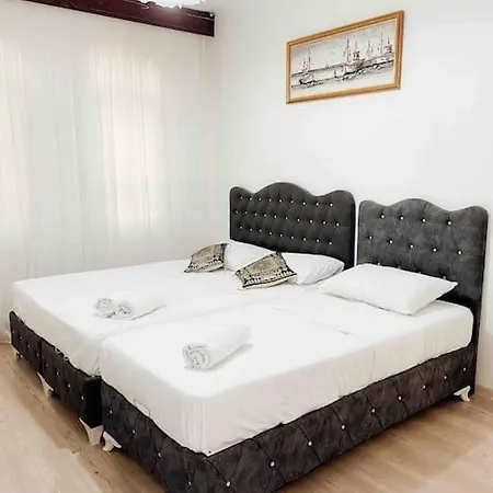 3 Bedroom Flat With 2 Balcony In Cihangir * Istanboel